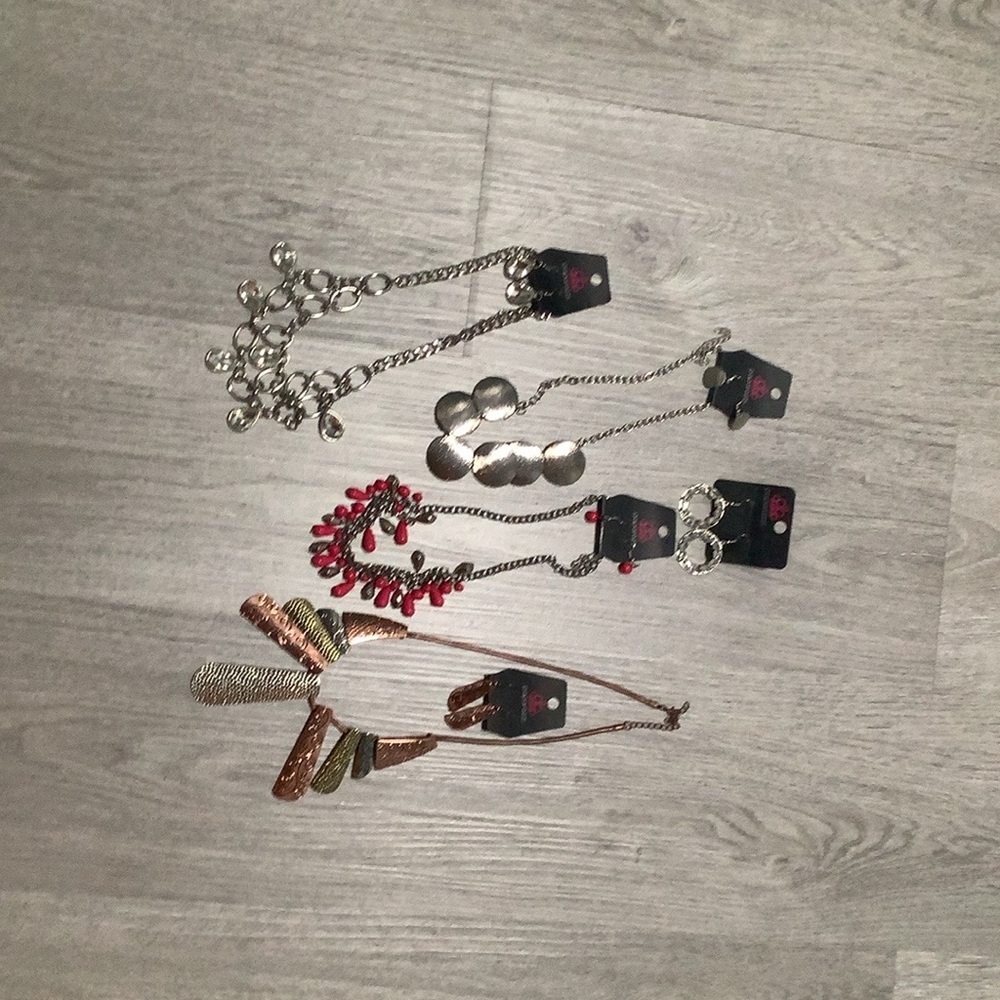 4 sets plus 1 pair paparazzi jewlery